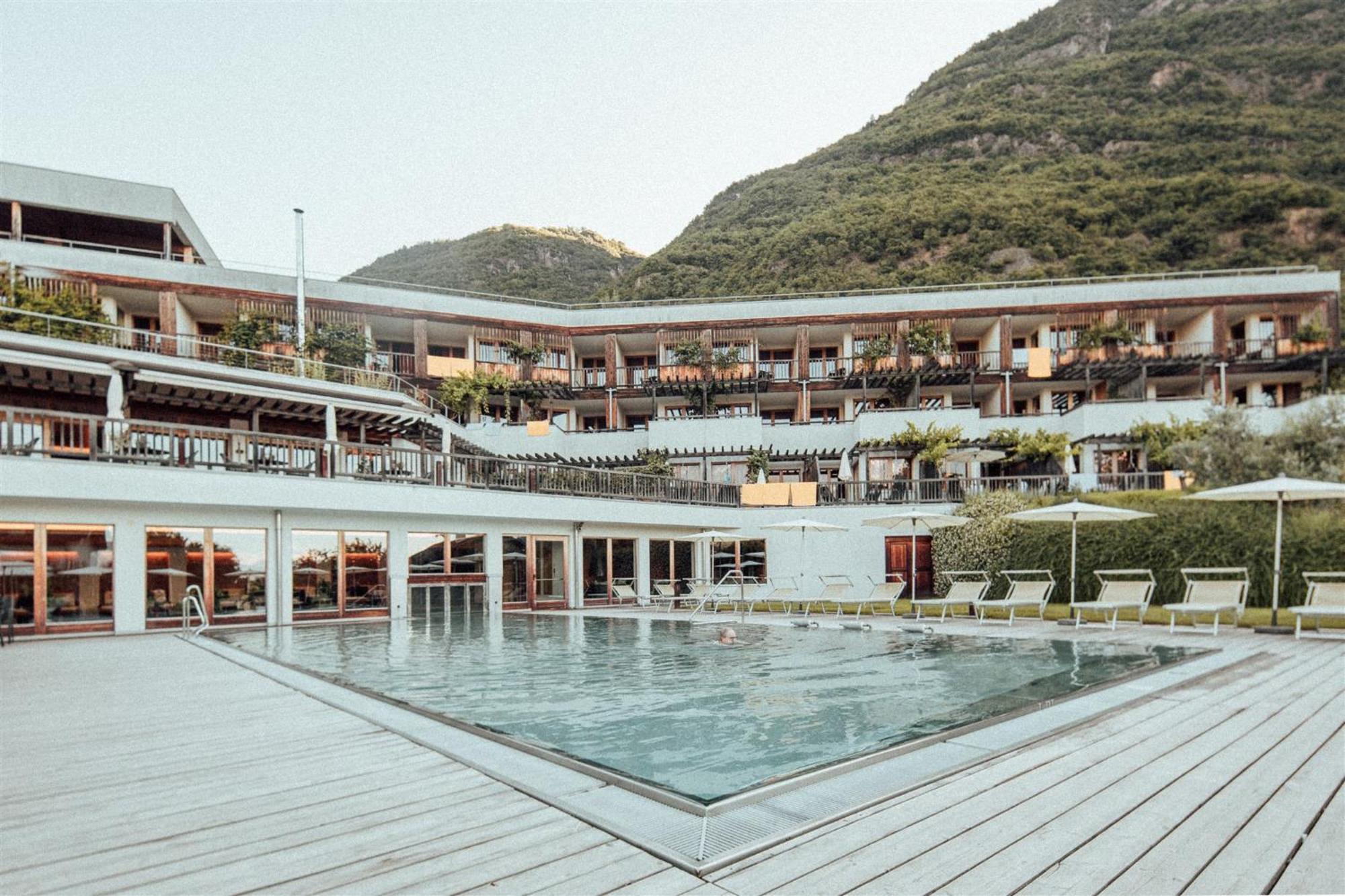 Biohotel Theiner'S Garten Лана Екстериор снимка