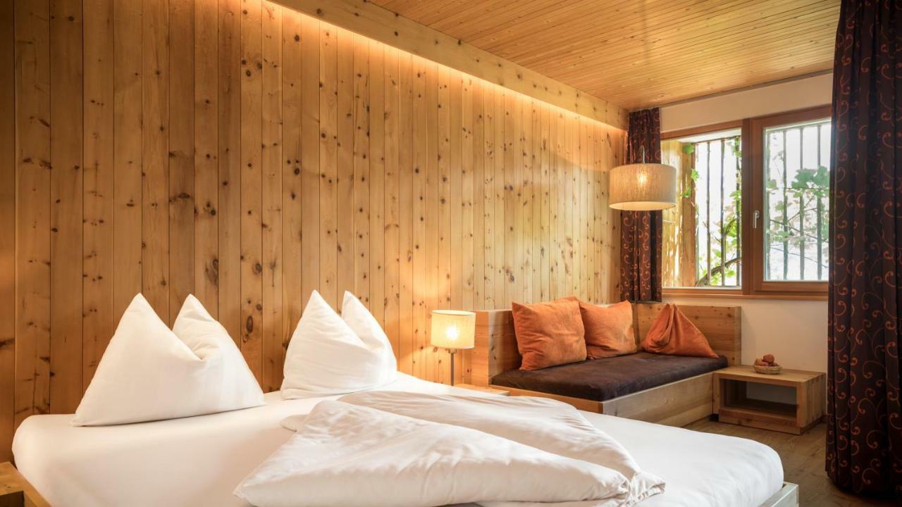 Biohotel Theiner'S Garten Лана Екстериор снимка
