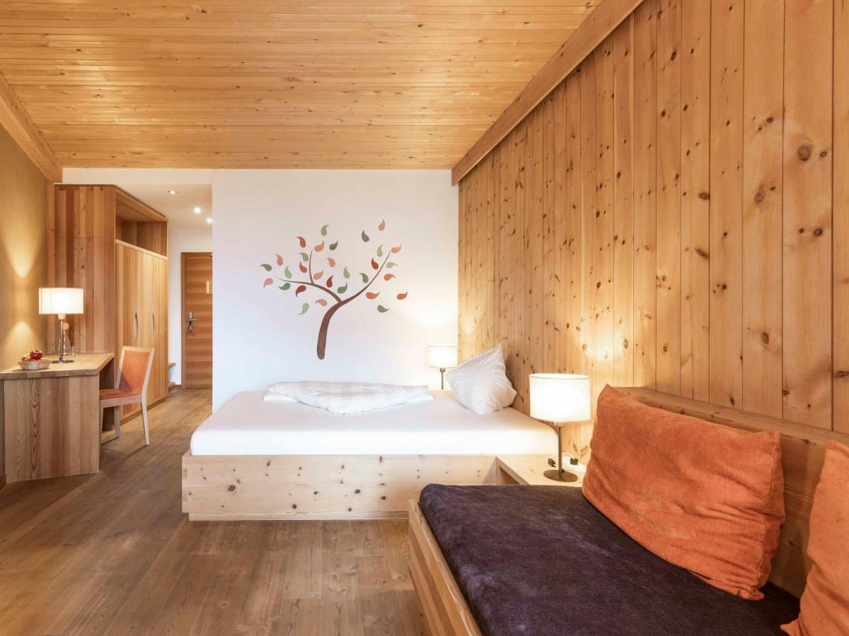 Biohotel Theiner'S Garten Лана Екстериор снимка