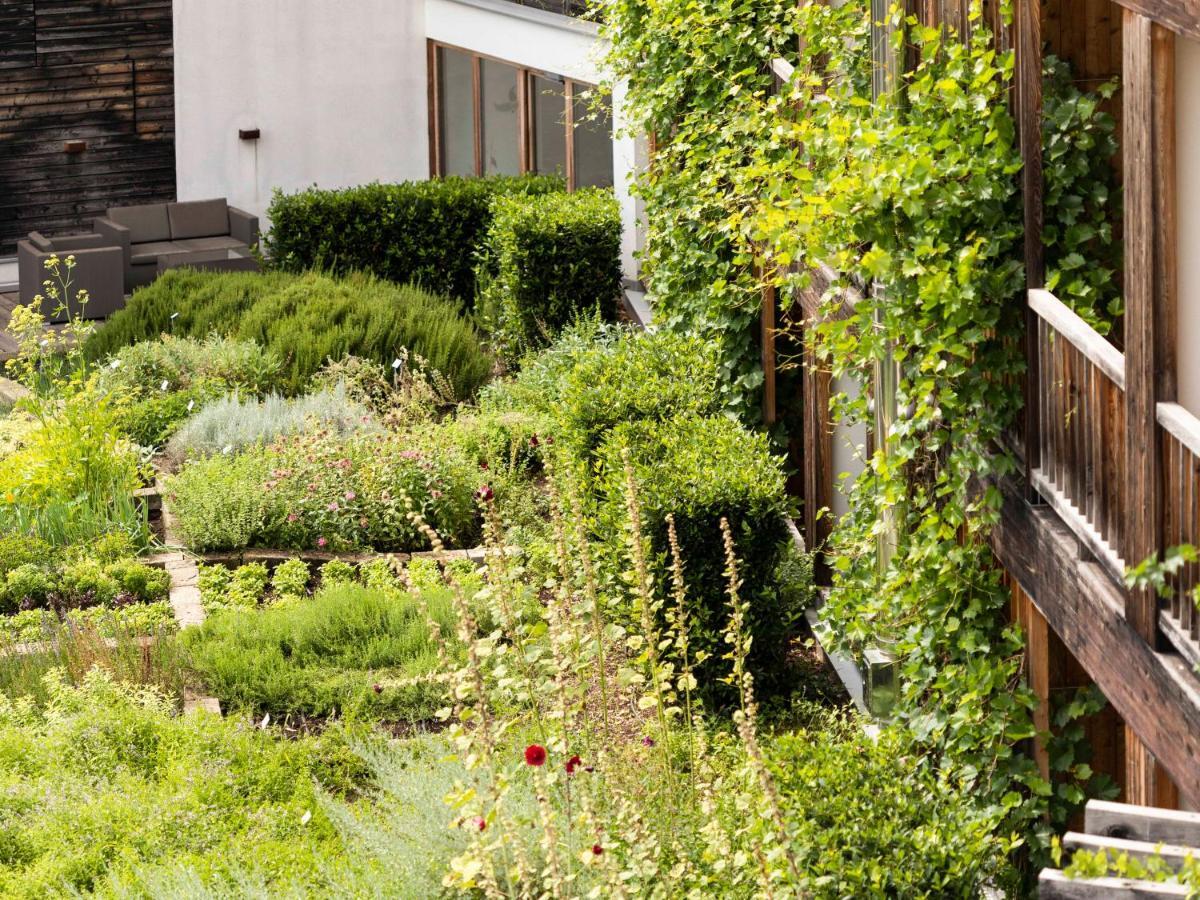 Biohotel Theiner'S Garten Лана Екстериор снимка